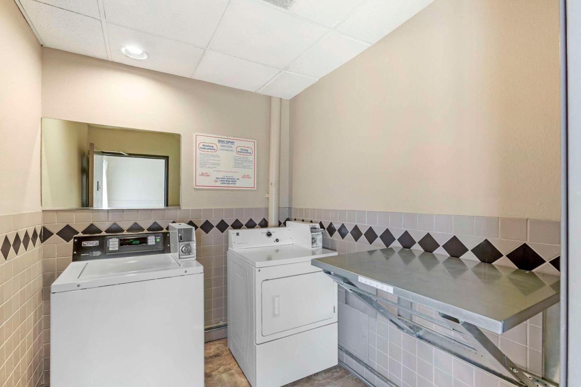 Comfort Inn West Phoenix at 27th Ave&I-I0 Eksteriør bilde